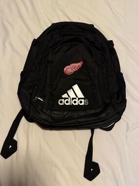 Adidas Detroit Redwings Mutli-Pocket Backpack ❤️🎒🏒